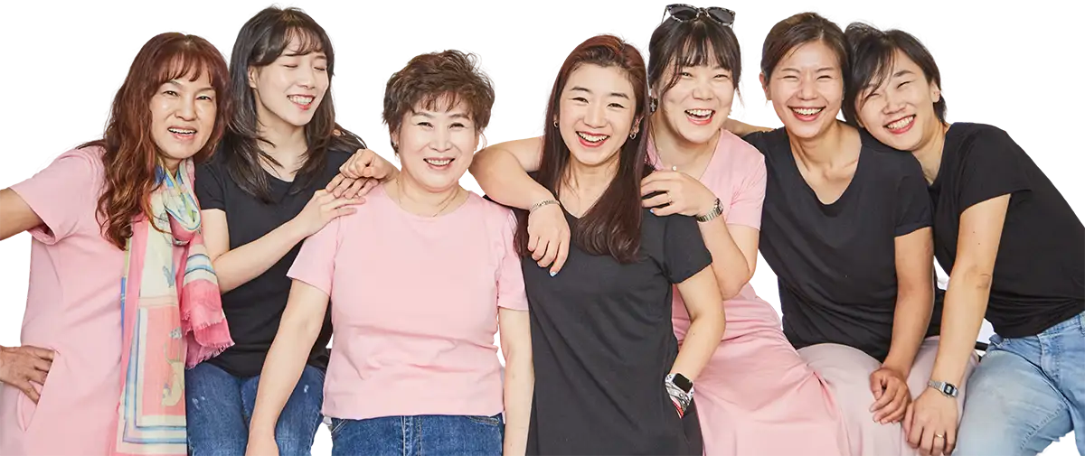 Various women wearing Ilgiso no-bra wear