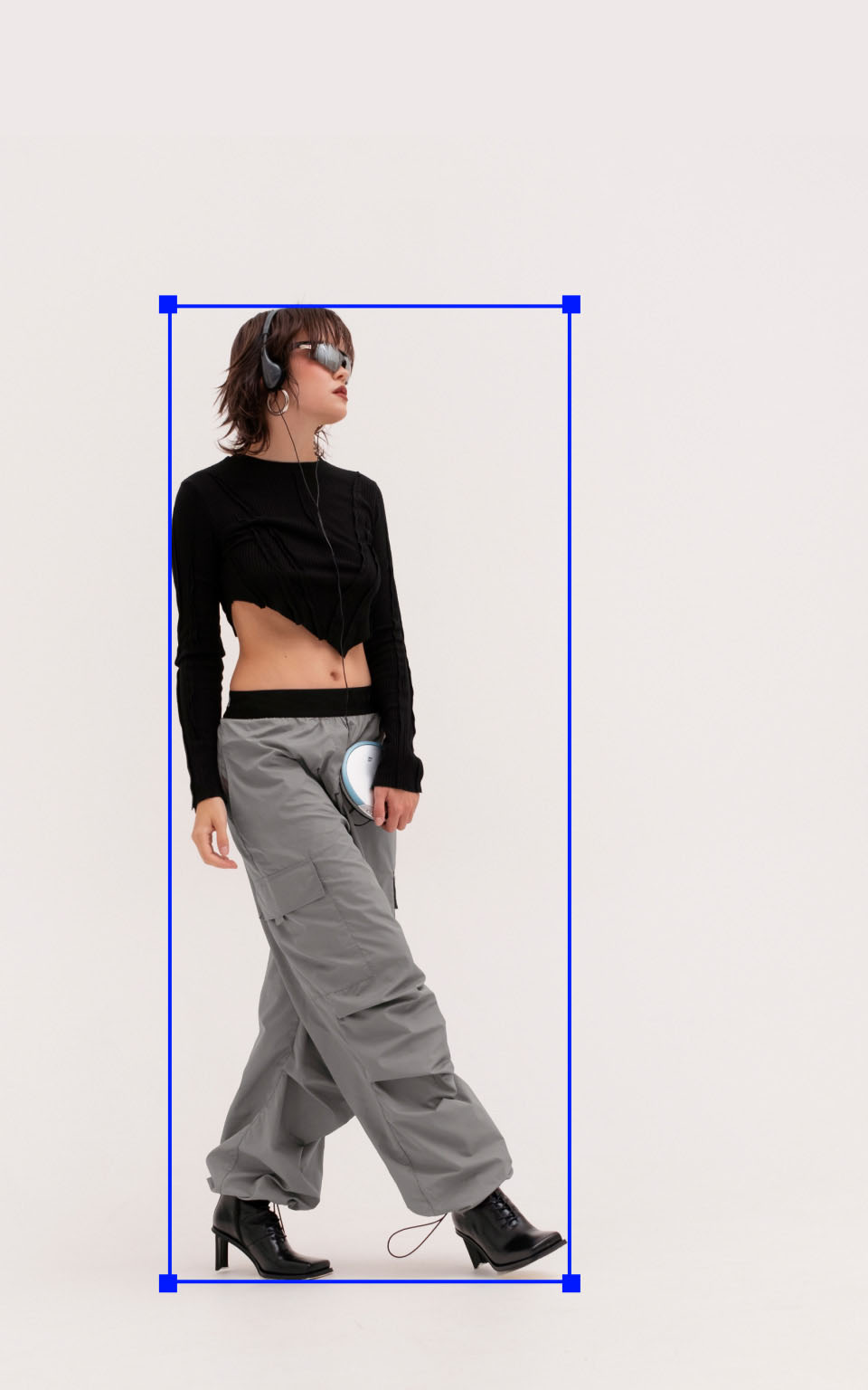 Pose 4